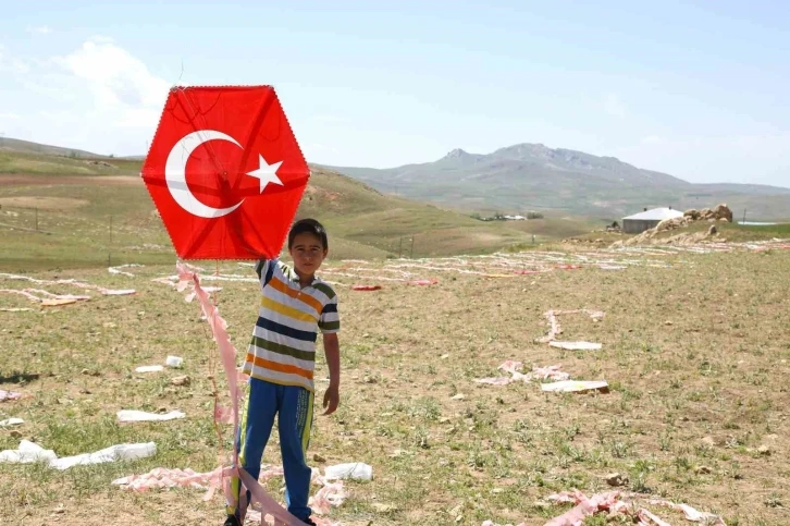 Tuşba Belediyesinden yaz tatili öncesi uçurtma şenliği
