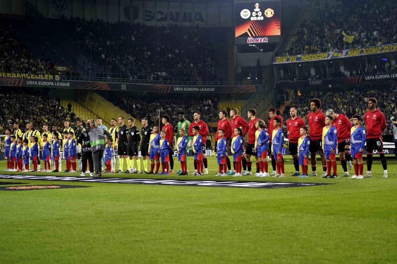 UEFA Avrupa Ligi: Fenerbahçe: 0 - Manchester United: 0 (Maç devam ediyor)
