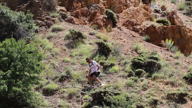 Ultra maratoncu Munzur ve Keşiş dağlarında Fransa'daki Mont-Blanc Yarışı'na hazırlanıyor