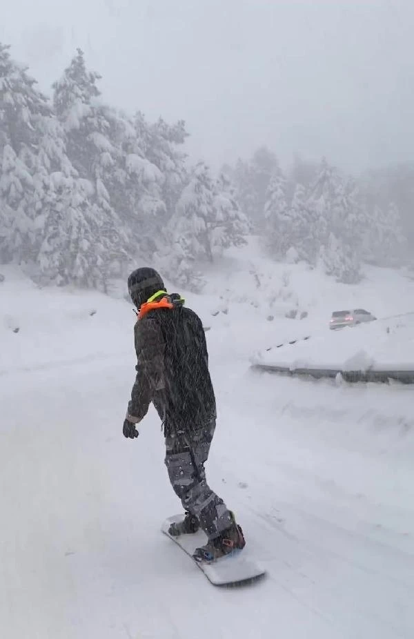 Uludağ'da kar kalınlığı 1 metreye yaklaştı; kent merkezinde ekipler teyakkuzda (2)