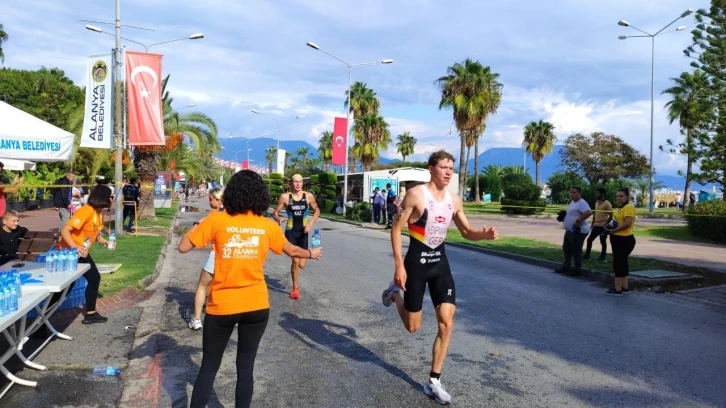 Uluslararası Alanya Triatlon Yarışları’nın 32.’si tamamlandı
