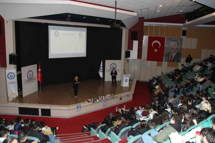 Üniversite öğrencilerine yönelik ’Siber Suçlar ve Siber Güvenlik Semineri’ düzenlendi