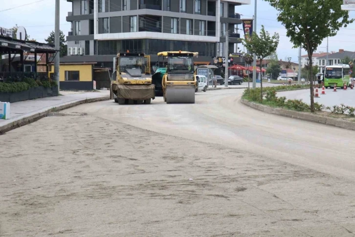 Üniversite yolu asfaltlamaya hazırlanıyor
