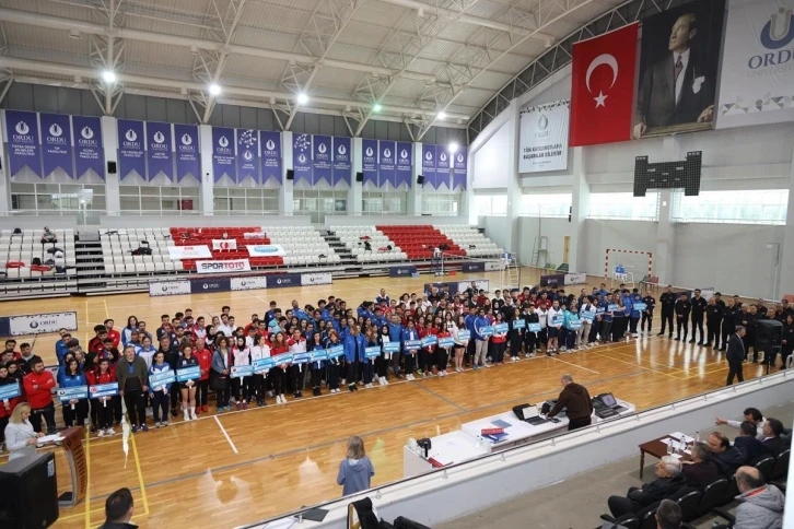 Üniversitelerarası Badminton Türkiye Şampiyonası ODÜ’de başladı
