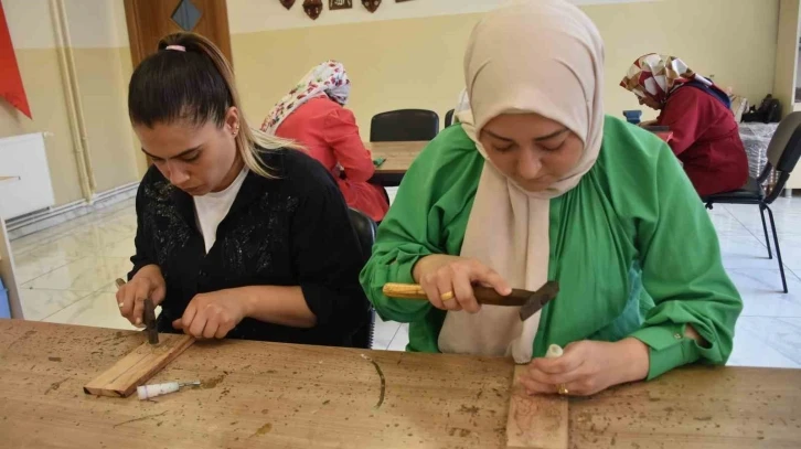 Unutulmaya yüz tutmuş meslekler Şahinbey’de yaşıyor
