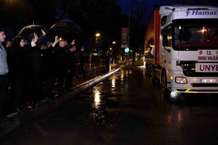 Ünye deprem bölgesi için tek yürek oldu