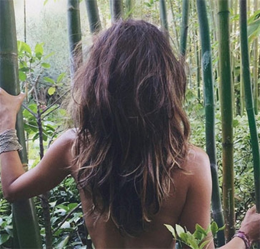 Halle Berry üstsüz pozuyla Instagram'ı salladı