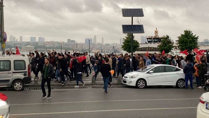 Üsküdar’da vatandaşlardan sevinç kutlamaları
