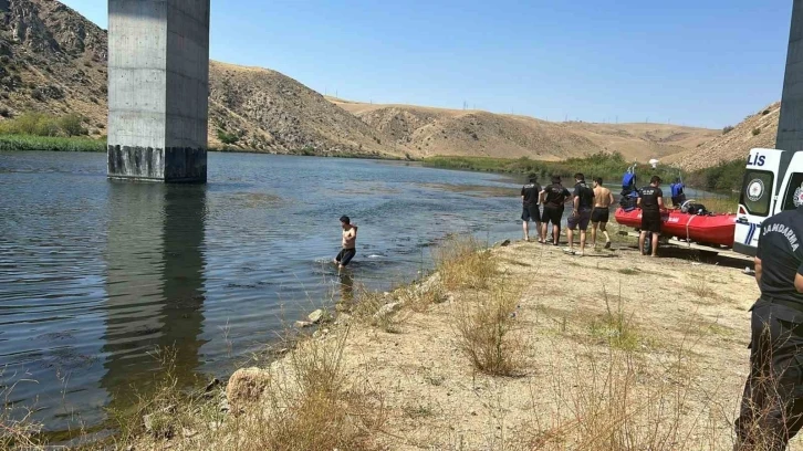 Uyarıları dinlemedi, girdiği suda boğuldu
