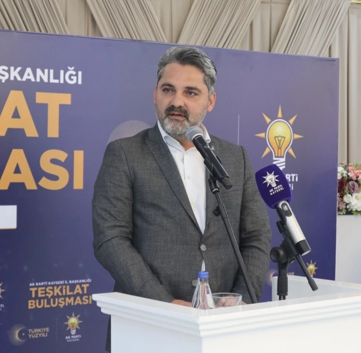 Üzüm: "24 Temmuz, basın mensuplarımızın daha demokratik ve özgür bir ortamda görev yapmaları için atılan önemli bir adımdır"
