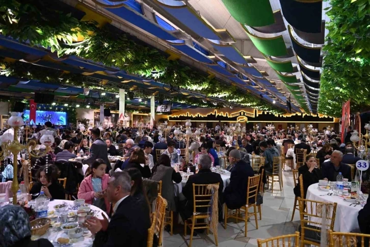 Vali Aksoy, Şehit Aileleri ve Gaziler ile iftar programında bir araya geldi
