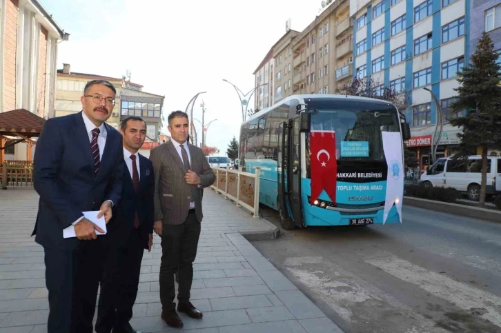 Vali Ali Çelik yeni alınan 2 toplu taşıma aracı törenine katıldı
