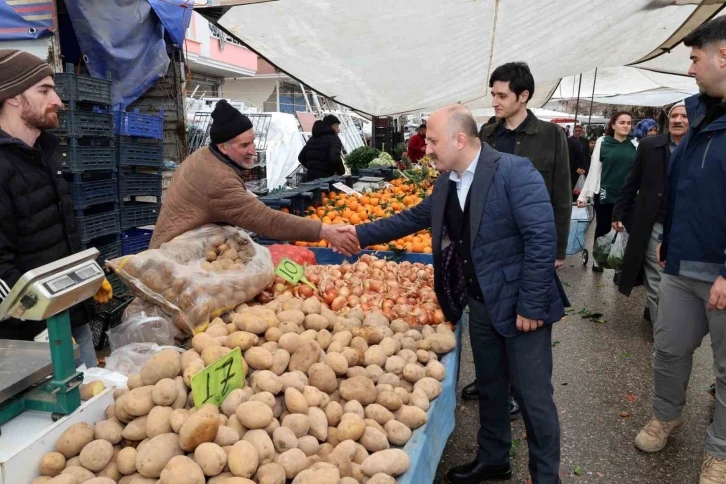 Vali Varol, pazarcı esnafların taleplerini dinledi
