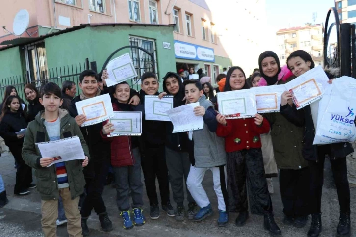 Van’da 324 bin öğrenci ve 18 bin öğretmen için yarıyıl tatili başladı
