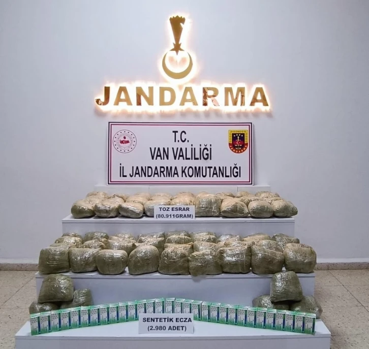 Arazide 80 kilo 911 gram toz esrar ele geçirildi