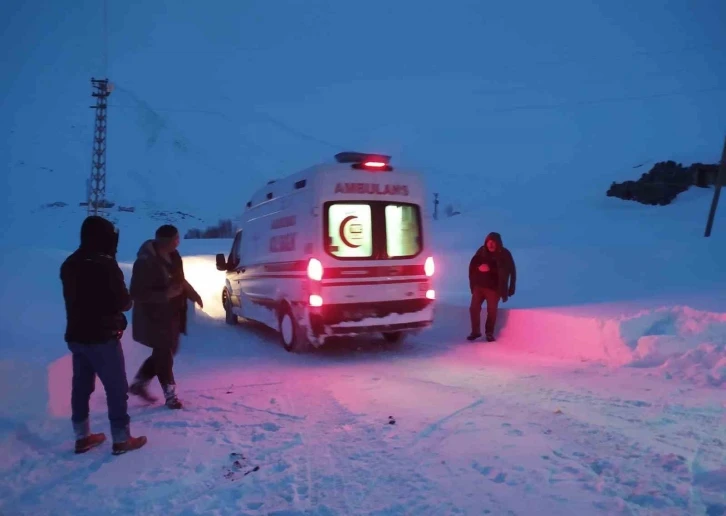 Van’da hasta kurtarma ve kar mesaisi
