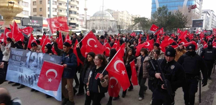 Van’da "120 kahraman çocuk" anısına yürüyüş düzenlendi
