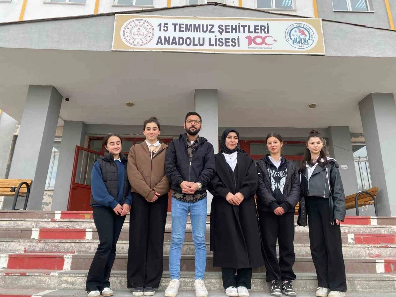 Vanlı öğrenciler Filistin’e destek için klip çekti
