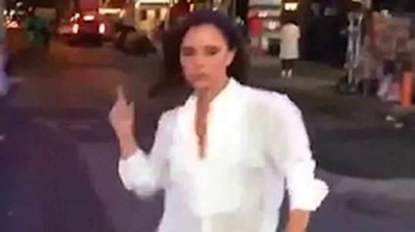 Victoria Beckham'dan Times Meydanı'nda dans