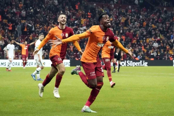 Wilfried Zaha 7. golünü attı
