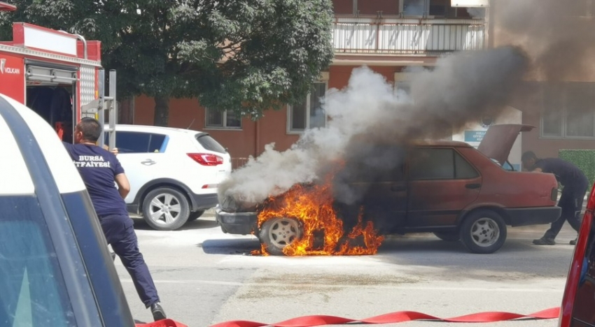 Bursa'da araç yangını!