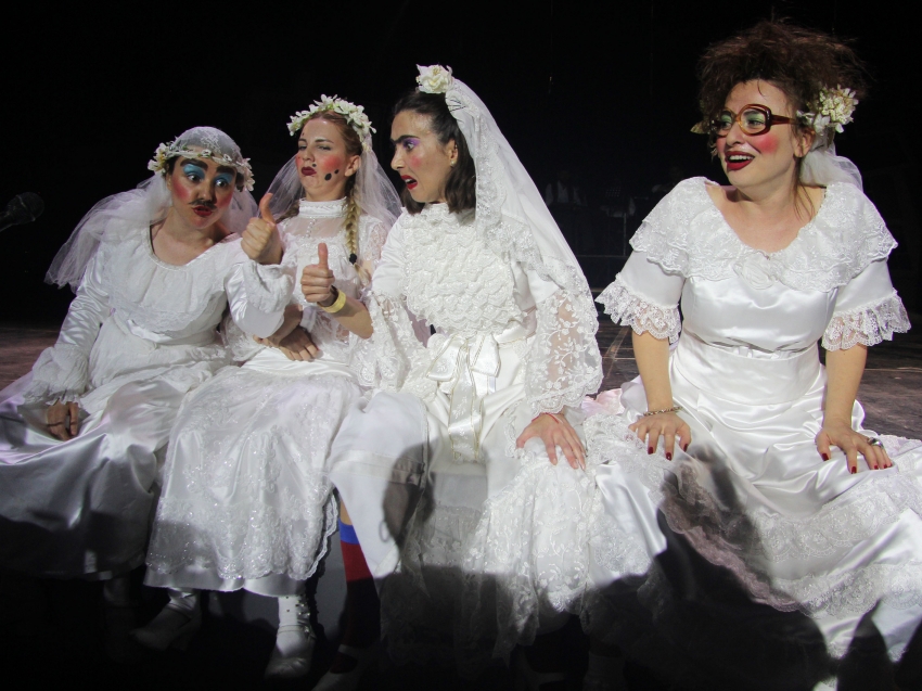 Bursa Devlet Tiyatrosu 'Akide Şekeri' oyunuyla  Ankara'da 
