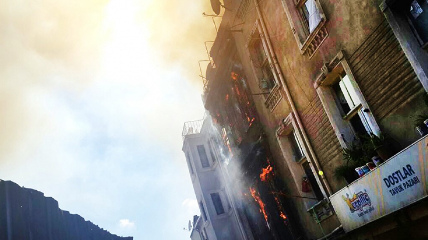 Beyoğlu'nda yangın paniği