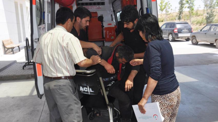 Yaralı kızını motosikletle ambulansa yetiştirmeye çalıştı ama...