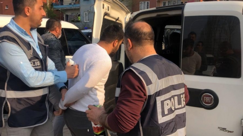 Bursa'da sokağa çıkma yasağını delip polise saldırdılar