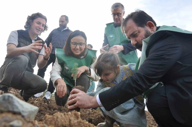 Yalova’da 11.11’de fidanlar toprakla buluştu
