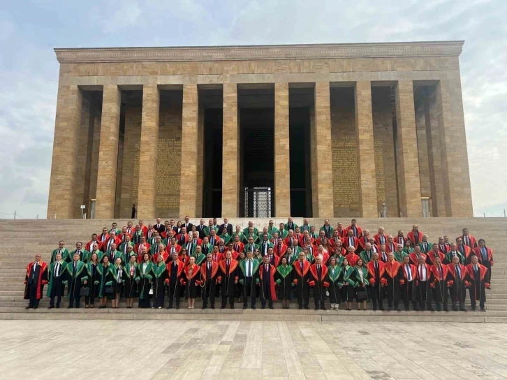 Yargıtay üyeleri adli yıl açılışı dolayısıyla Anıtkabir’i ziyaret etti