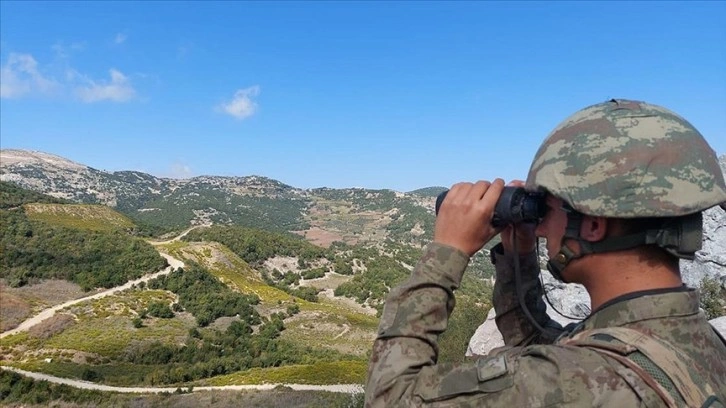 Yasa dışı yollarla yurda girmeye çalışan 3'ü PKK'lı terörist 6 kişi yakalandı