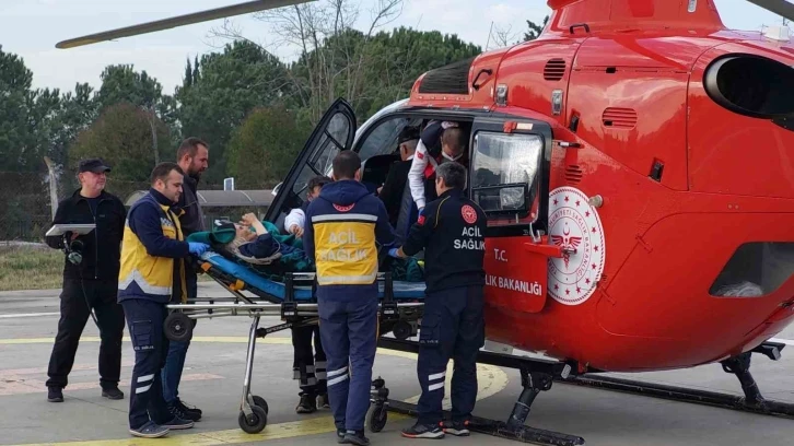 Yaşlı kadın ambulans helikopterle hastaneye sevk edildi
