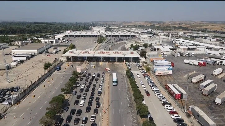 Yaz tatillerini Türkiye’de geçiren gurbetçilerin Avrupa’ya dönüş yolculuğu sürüyor
