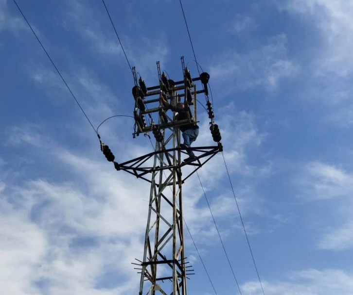 Yeşilova’daki enerji arızalarına anında müdahale
