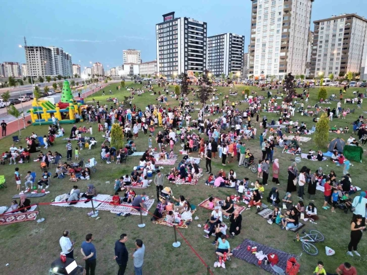 Yeşilyurt Mahallesi’nde Açık Hava Sinema Günleri’ne Yoğun İlgi
