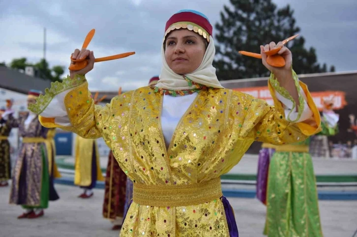 Yıldırım’da ‘Erguvan’ coşkusu
