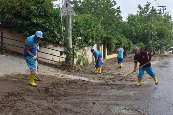 Bursa Yıldırım’da yağmur mesaisi