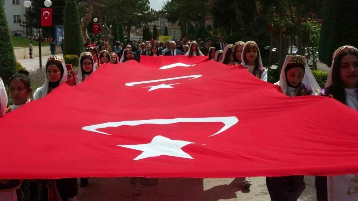 Yozgat’ta Halk Oyunları Şenliği düzenlendi
