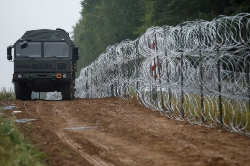 Polonya, Kaliningrad sınırına jiletli tel çekmeye başladı