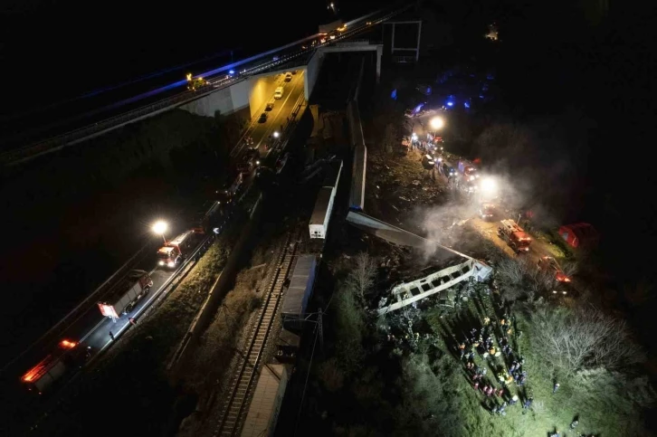 Yunanistan’daki tren kazasında can kaybı 38’e yükseldi