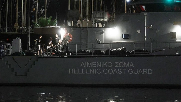 Yunanistan'da göçmen teknesinin alabora olması nedeniyle "ulusal yas" ilan edildi
