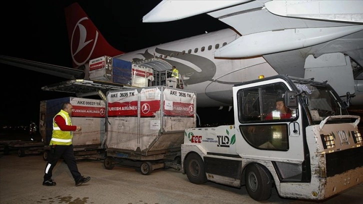 Yurt dışından Ankara'ya getirilen oylar ATO Congresium'a ulaştı