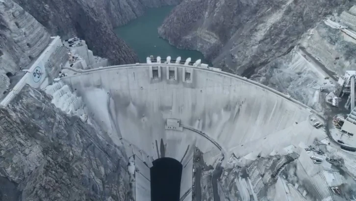 Yusufeli Barajı’nda depolanan su miktarı 32,5 milyon metreküpe ulaştı
