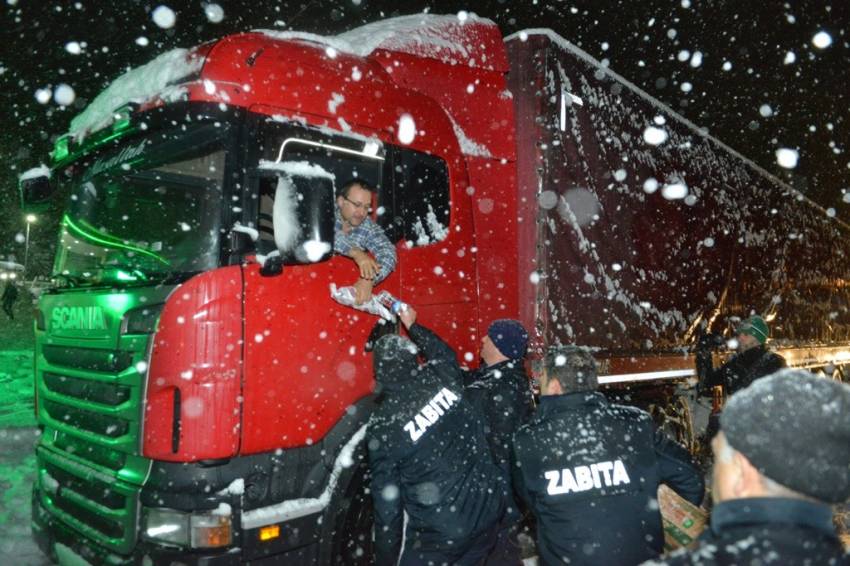 İnegöl zabıtası gece gündüz görevde