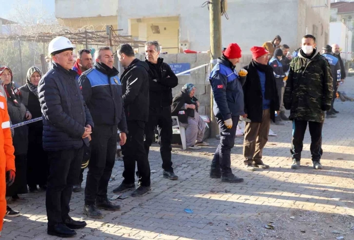 Zabıta Müdürü Sivaslıoğlu, deprem bölgesinde tanık olduklarını anlattı
