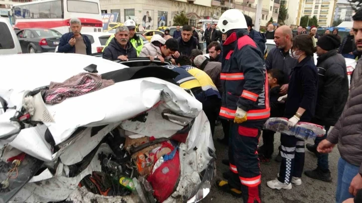 Zincirleme kazada can pazarı: 1’i ağır 5 yaralı
