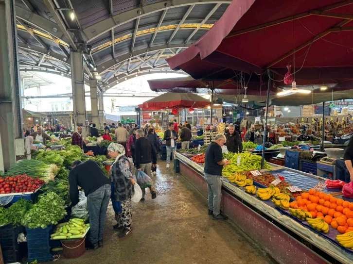 Zonguldak’ta semt pazarı boş kaldı
