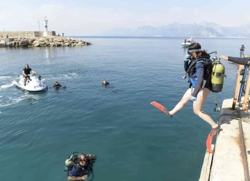 10 kişilik gönüllü dalgıç ekibi hayalet ağları temizleyecek
