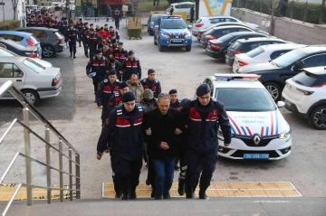 100 milyon TL’lik kablo çaldıkları belirlenen 20 şüpheli adliyede